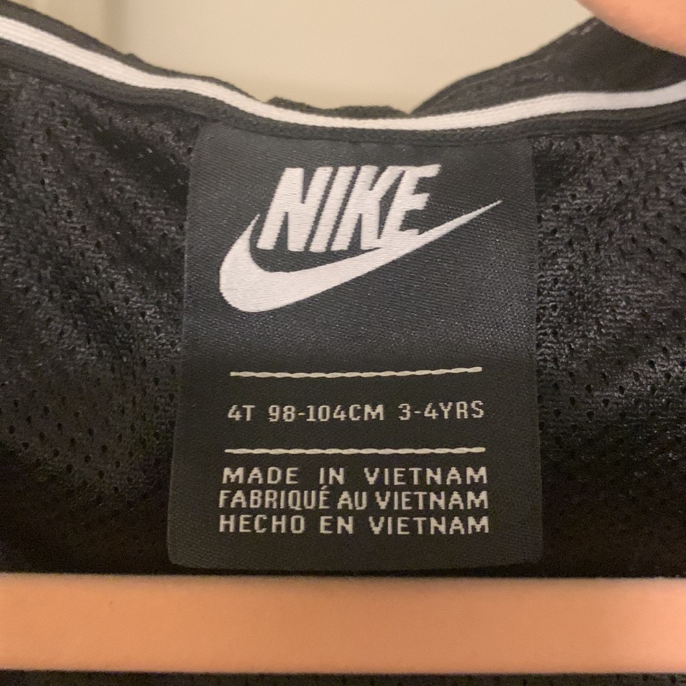 Nike jacket - Picture 2 of 3
